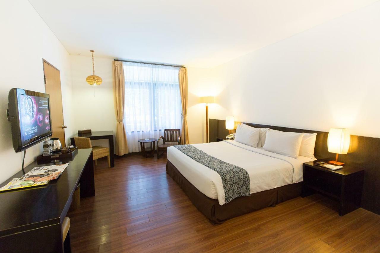 Gumilang Regency Hotel Бандунг Екстериор снимка